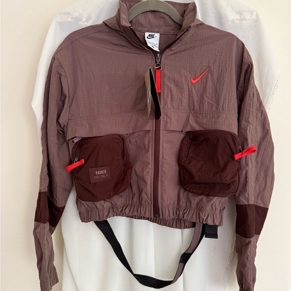 NWT Nike Burgundy Utility Water Repellent Jacket Size XS - Picture 4 of 6